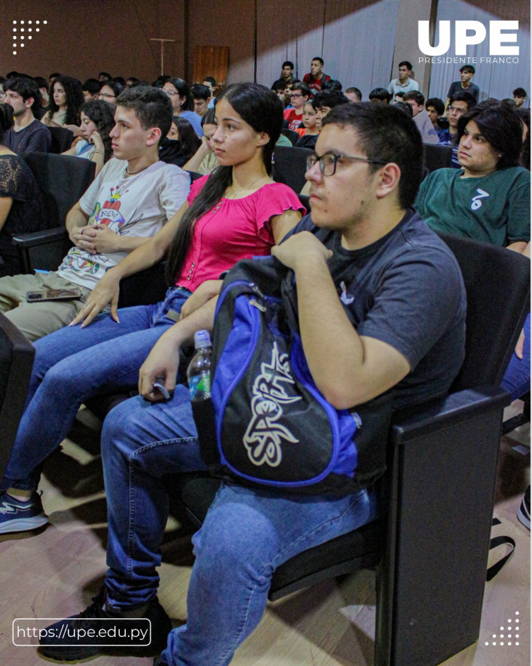 Bienvenida a estudiantes: Carrera de Ingeniería en Informática 